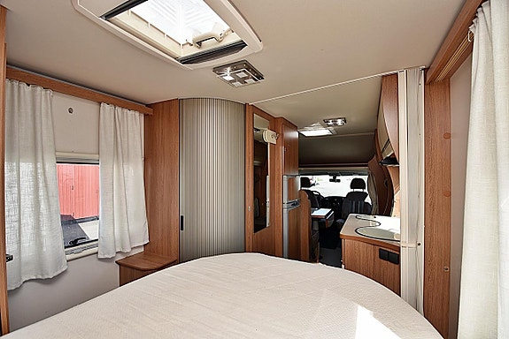 Eura Mobil Profila 680 QB Queenbed 14 of 26