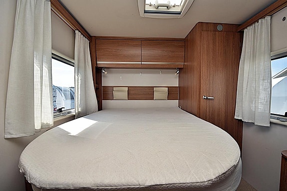 Eura Mobil Profila 680 QB Queenbed 12 of 26
