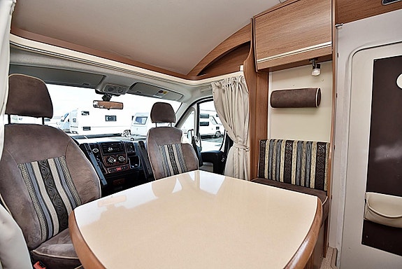 Eura Mobil Profila 680 QB Queenbed 21 of 26