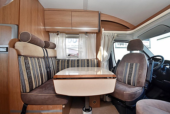 Eura Mobil Profila 680 QB Queenbed 8 of 26