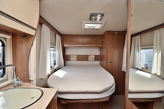 Eura Mobil Profila 680 QB Queenbed 11 of 26