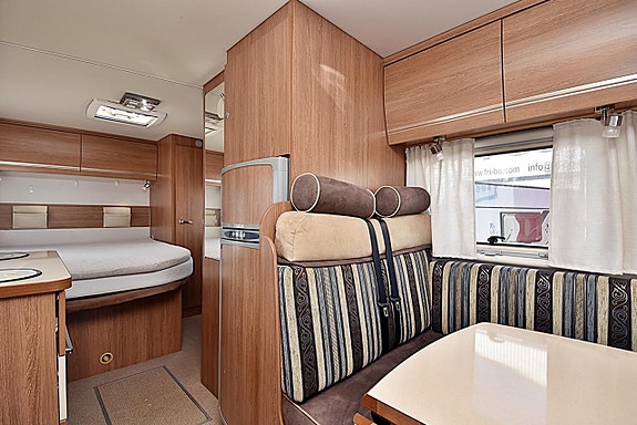 Eura Mobil Profila 680 QB Queenbed 9 of 26