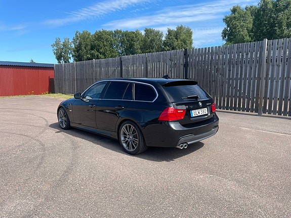BMW 330d 5 of 5