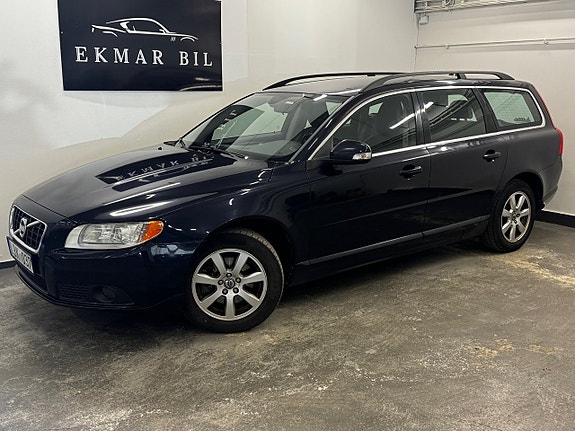 Volvo V70 2 of 5