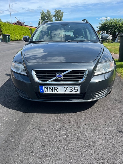 Volvo V50 2 of 5