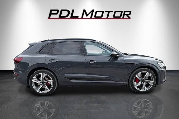 Audi Q8 e-tron 4 of 5