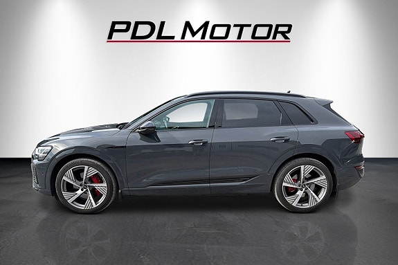 Audi Q8 e-tron 3 of 5