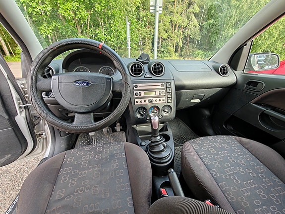 Ford Fiesta 3 of 4