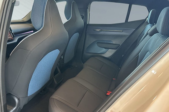 Volvo EX30 8 of 25