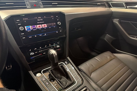 Volkswagen Passat Alltrack 8 of 23