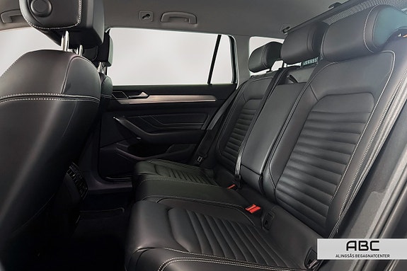 Volkswagen Passat Alltrack 17 of 23