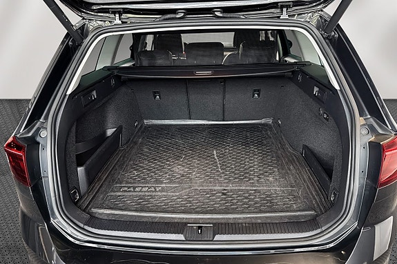 Volkswagen Passat Alltrack 20 of 23