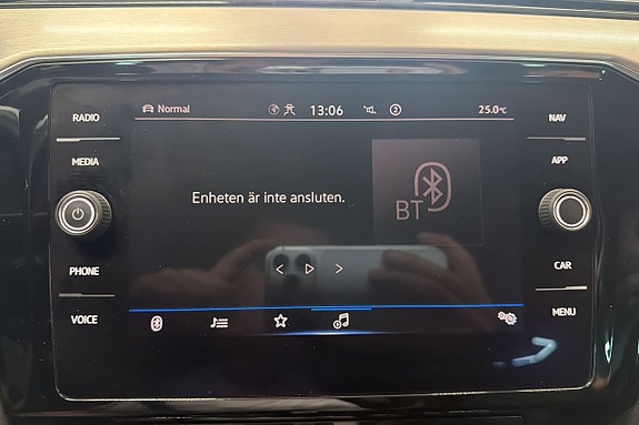 Volkswagen Passat Alltrack 9 of 23