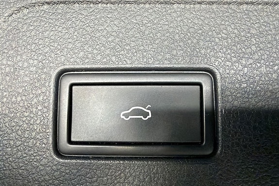 Volkswagen Passat Alltrack 21 of 23