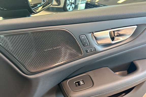 Volvo V60 13 of 30