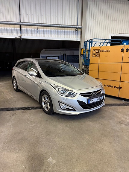 Hyundai i40 2 of 6