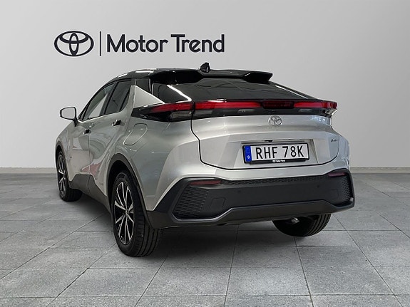 Toyota C-HR 2 of 5