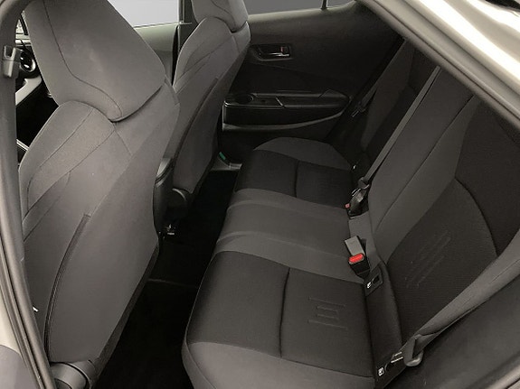Toyota C-HR 8 of 11