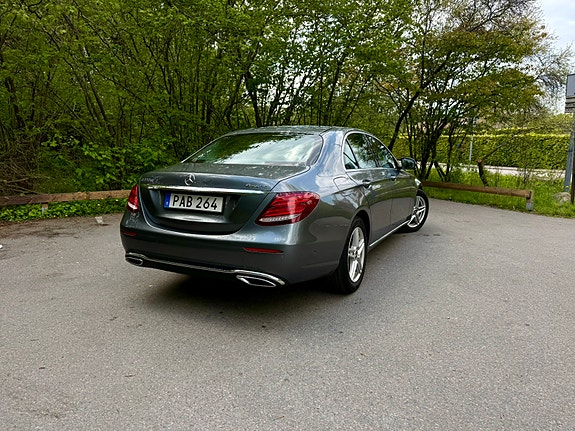 Mercedes-Benz E220 d 4 of 5