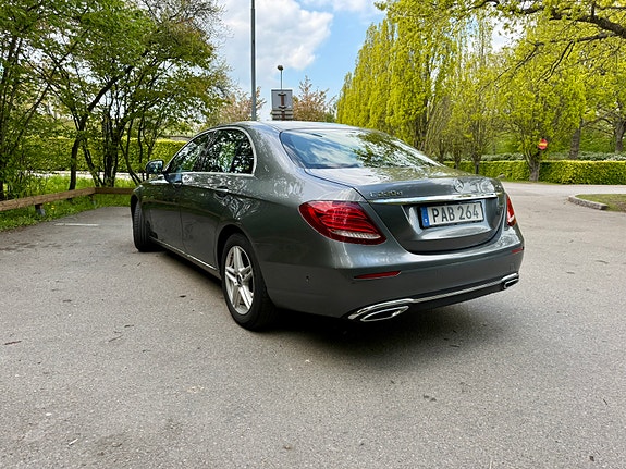 Mercedes-Benz E220 d 3 of 5