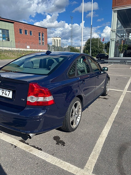 Volvo S40 2 of 10