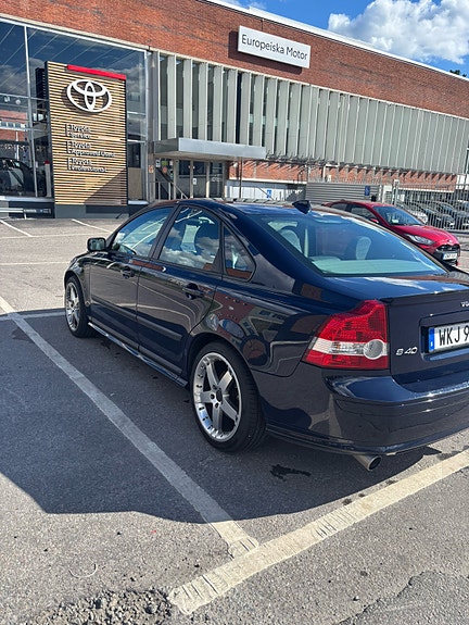 Volvo S40 3 of 10