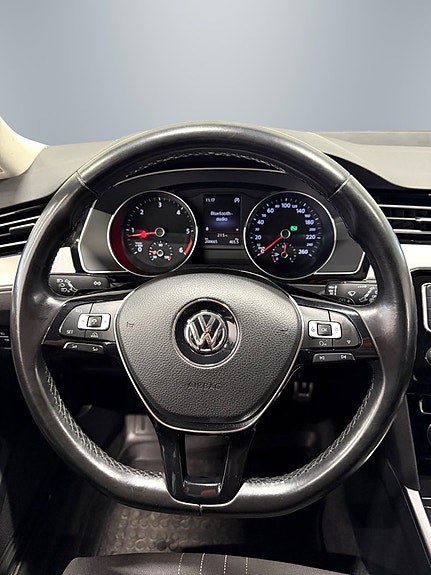 Volkswagen Passat Alltrack 22 of 29