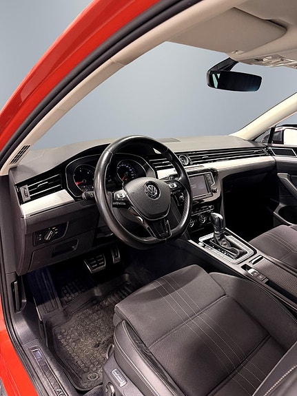 Volkswagen Passat Alltrack 11 of 29