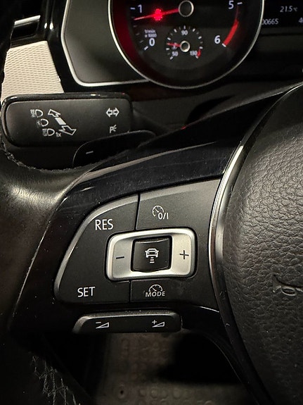 Volkswagen Passat Alltrack 23 of 29