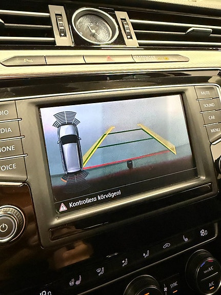 Volkswagen Passat Alltrack 28 of 29