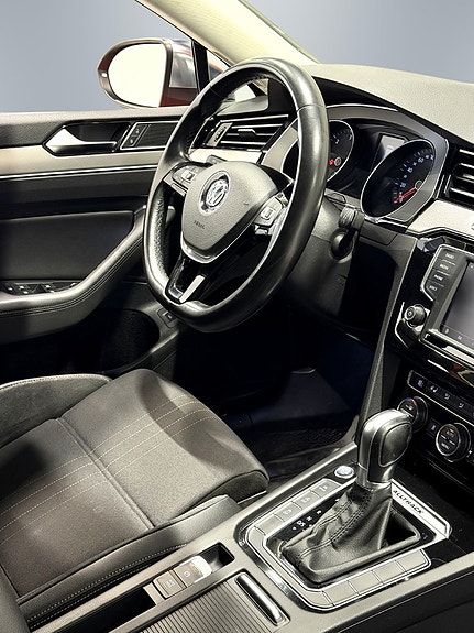 Volkswagen Passat Alltrack 13 of 29