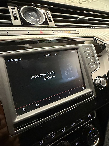 Volkswagen Passat Alltrack 27 of 29