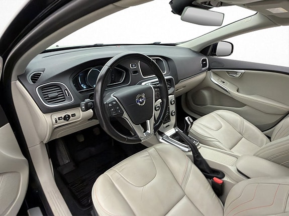 Volvo V40 10 of 30