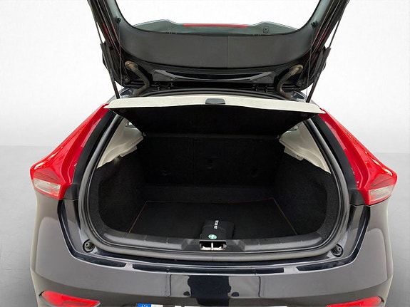 Volvo V40 26 of 30
