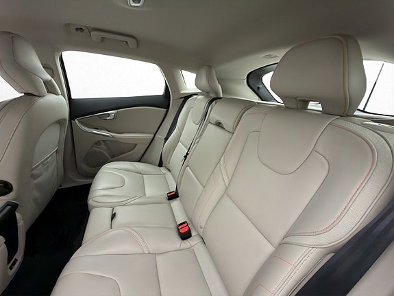 Volvo V40 16 of 30