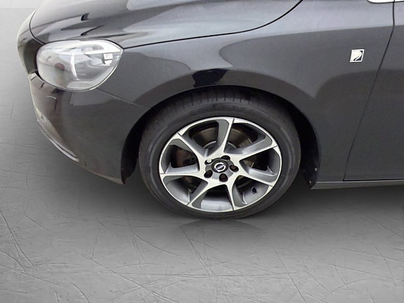 Volvo V40 27 of 30
