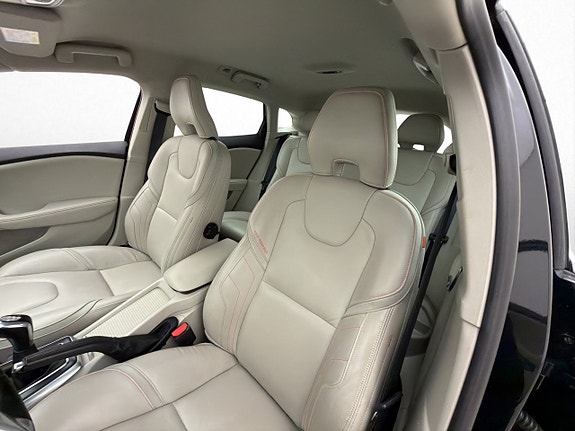 Volvo V40 11 of 30
