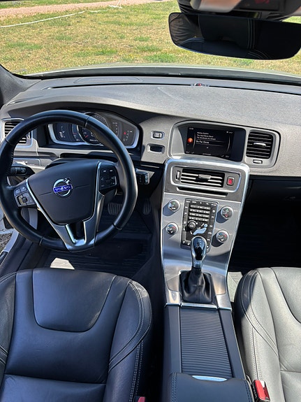 Volvo V60 3 of 5