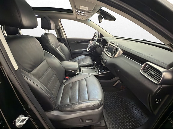Kia Sorento 10 of 30