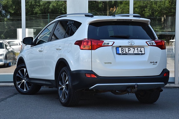 Toyota RAV4 5 of 5