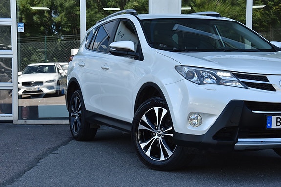 Toyota RAV4 4 of 5