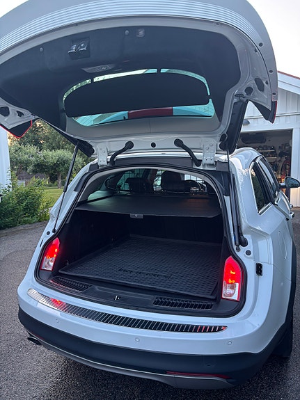 Opel Insignia Country Tourer 4 of 5