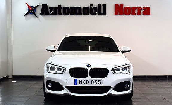 BMW 118d 3 of 5