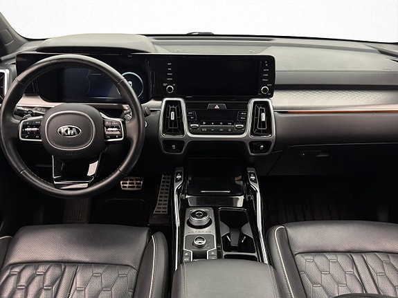 Kia Sorento 15 of 30