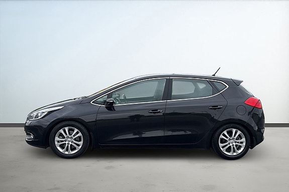 Kia Ceed 2 of 5