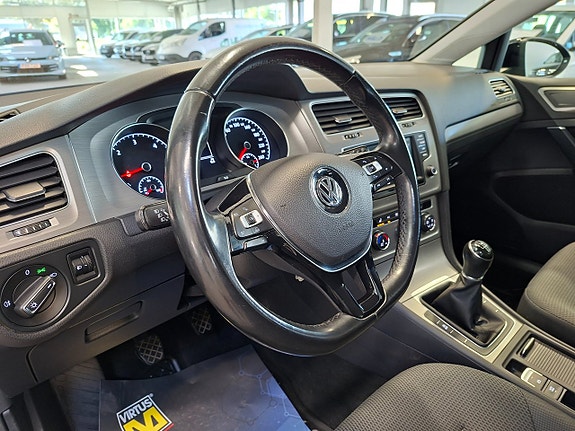 Volkswagen Golf VII 12 of 16