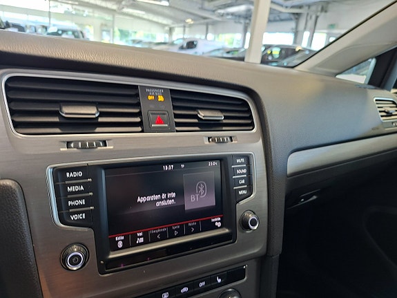Volkswagen Golf VII 16 of 16