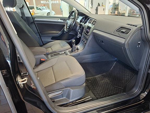 Volkswagen Golf VII 7 of 16