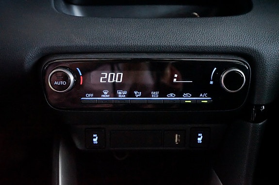 Toyota Yaris 15 of 25