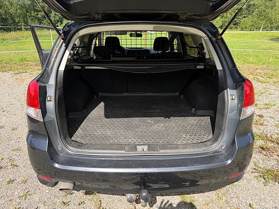Subaru Legacy 5 of 5